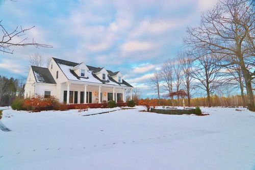 21 Walden Parke Way, Bangor, ME, 04401 | Card Image