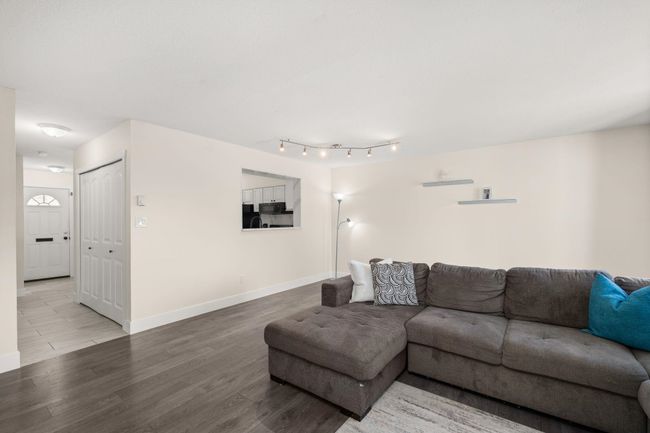 11 - 26970 32 Ave, Townhouse with 3 bedrooms, 2 bathrooms and 2 parking in Aldergrove BC | Image 9