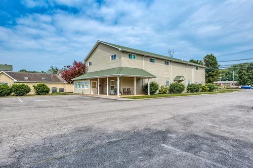407 E Main St, Abingdon, VA, 24210-3407 | Card Image