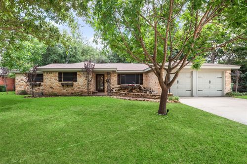 7216 Winnell Way, North Richland Hills, TX, 76180-8278 | Card Image