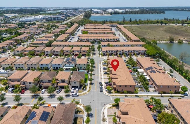 3427 W 89 Th Ter, Townhouse with 3 bedrooms, 3 bathrooms and null parking in HIALEAH FL | Image 53