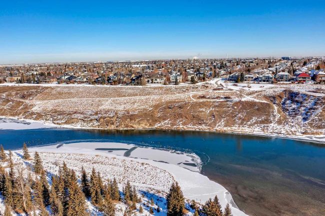 329 Douglasdale Point Se, Home with 4 bedrooms, 2 bathrooms and 6 parking in Calgary AB | Image 38
