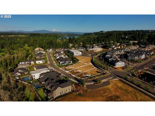 3601 Nw Camas Meadows Dr, Camas, WA, 98607-7672 | Card Image