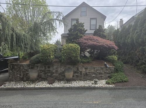 4 Montville Ave, Montville, NJ, 07045-9401 | Card Image