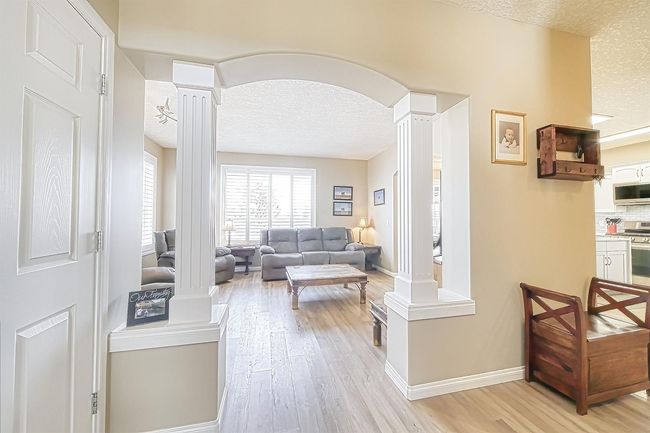149 Bow Ridge Cres, House detached with 3 bedrooms, 3 bathrooms and 4 parking in Cochrane AB | Image 6
