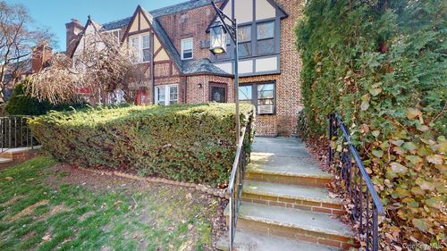 68-24 Juno Street, New York, NY, 11375 | Card Image