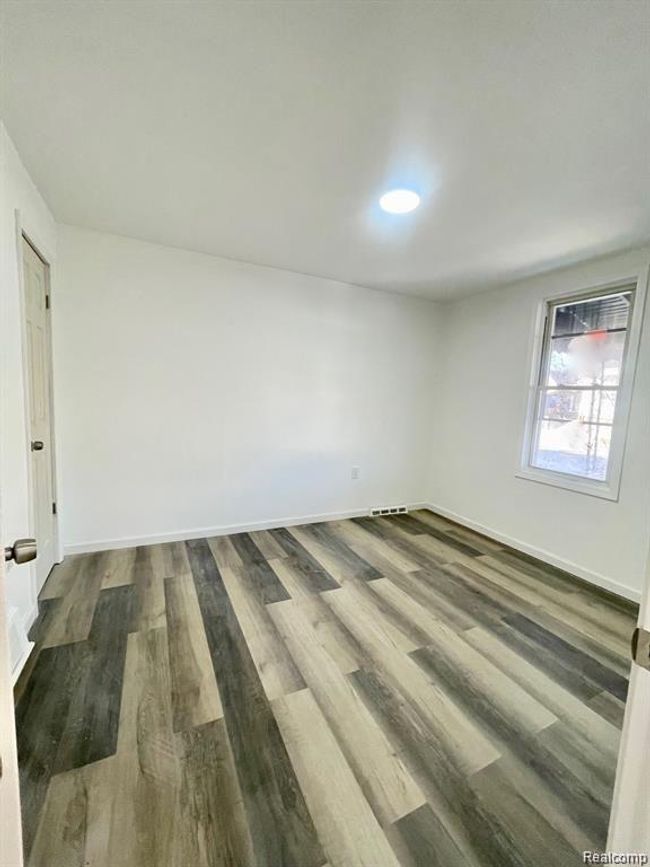 2382 Commor St, House other with 4 bedrooms, 2 bathrooms and null parking in Hamtramck MI | Image 5