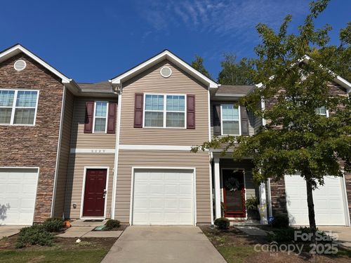 6029 Guildford Hill Ln, Charlotte, NC, 28215-1886 | Card Image