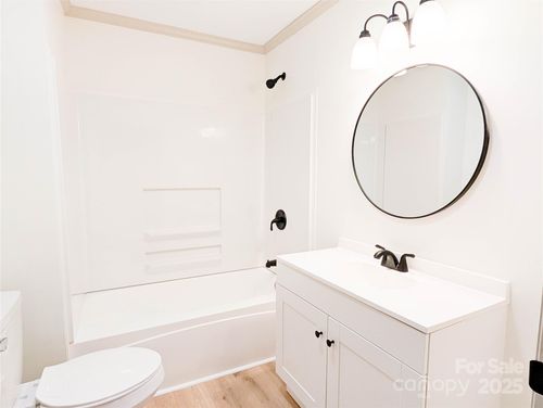 428 E Division Ave, Salisbury, NC, 28144-7745 | Card Image