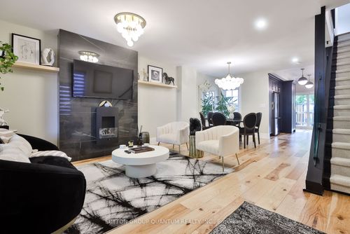 268 Ashdale Ave, Toronto, ON, M4L2Y9 | Card Image