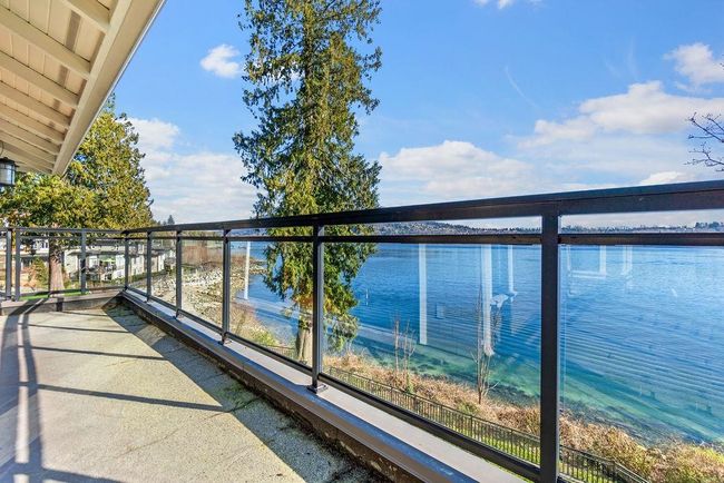3765 Dollarton Highway, House other with 5 bedrooms, 4 bathrooms and 4 parking in North Vancouver BC | Image 17