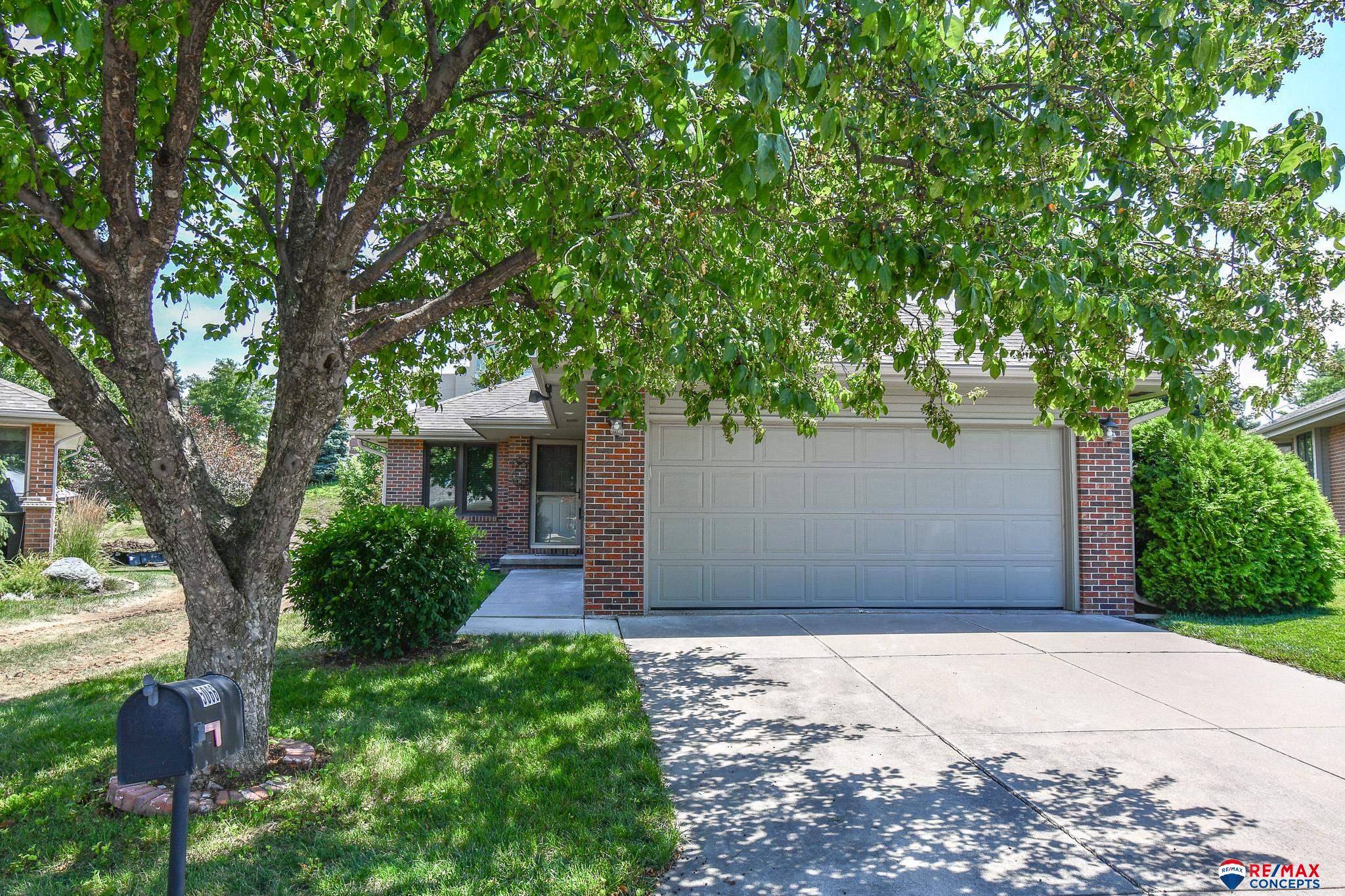 Old Creek Rd, Lincoln, NE 68516