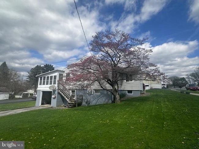 901 Walnut St, House other with 5 bedrooms, 2 bathrooms and null parking in ROARING SPRING PA | Image 6