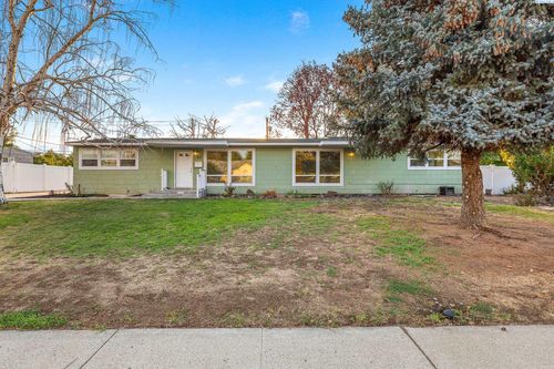 811 Wright Ave, Richland, WA, 99352-3624 | Card Image