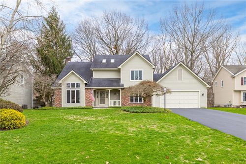 5 Cobblestone Crossing, Penfield, NY, 14526 | Card Image