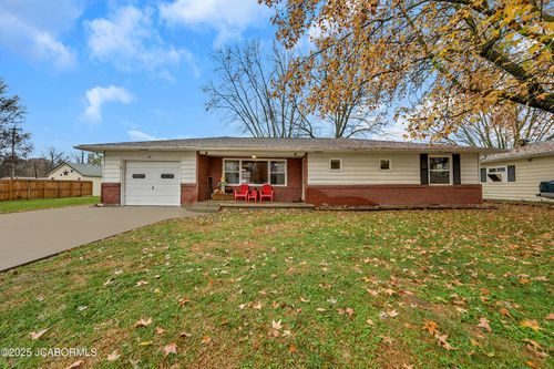 112 Walnut St, TIPTON, MO, 65081-8713 | Card Image
