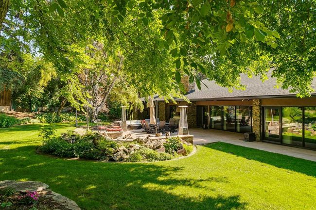 40 Eagle Ridge Pl Sw, House other with 5 bedrooms, 5 bathrooms and 8 parking in Calgary AB | Image 41