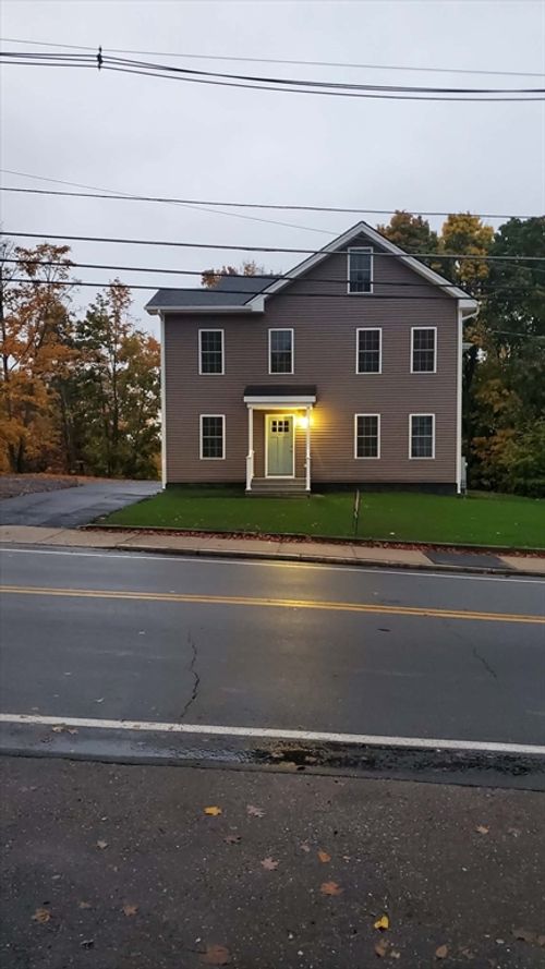 386 Main St, Clinton, MA, 01510 | Card Image