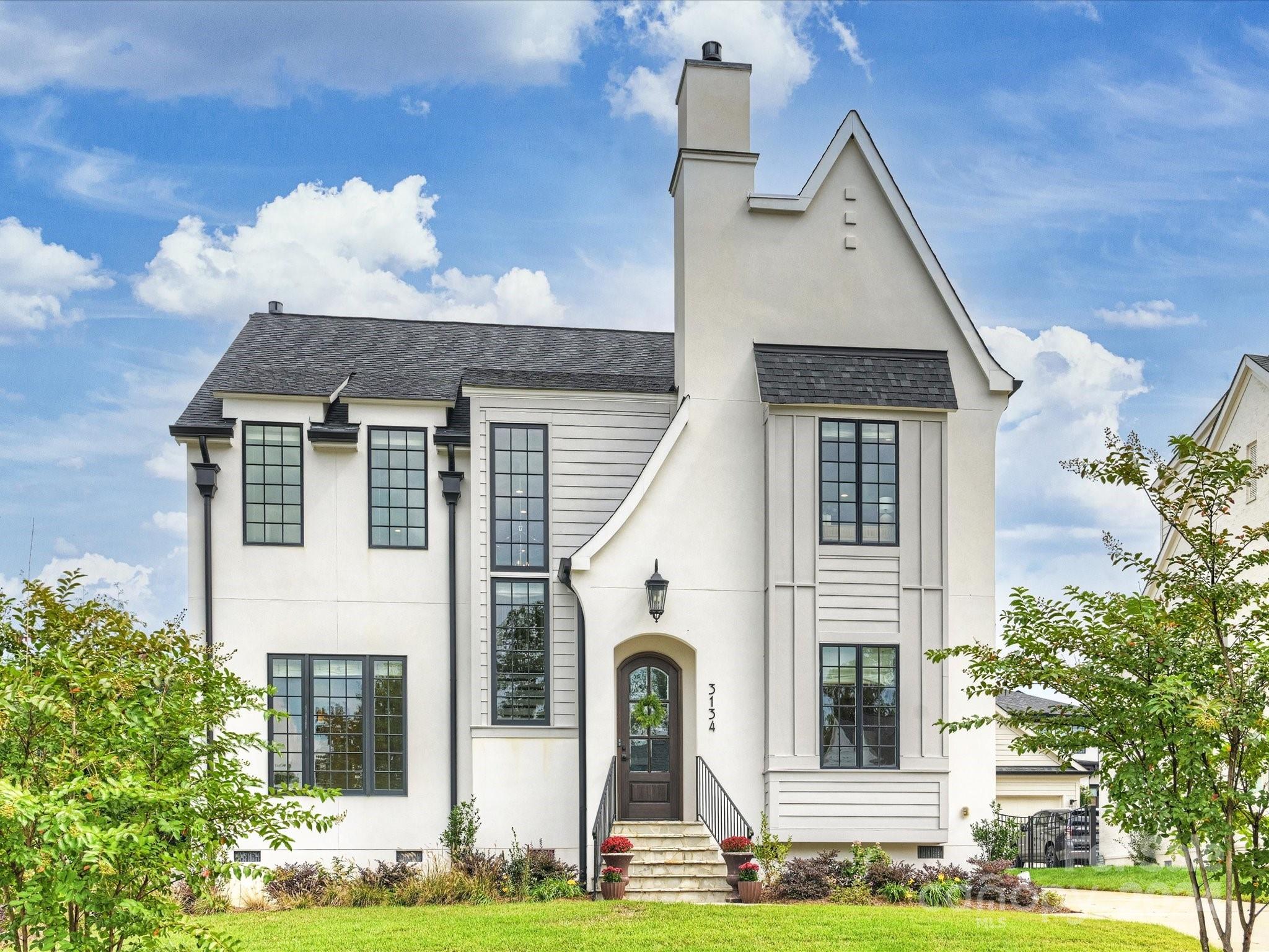 Cramer Pond Dr, Charlotte, NC 28205
