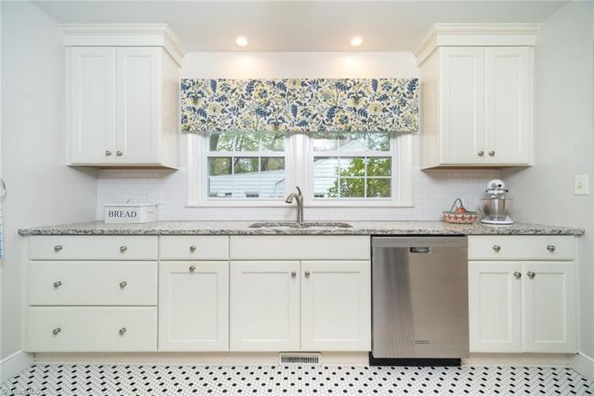 1104 Pamlico Dr, House other with 3 bedrooms, 2 bathrooms and null parking in Greensboro NC | Image 16