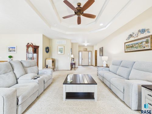 4213 S Orchid Ave Avenue, Sioux Falls, SD, 57110 | Card Image