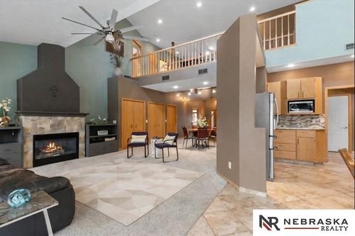 515 Pier 2, Lincoln, NE, 68528-1447 | Card Image