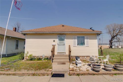 107 W Cherry St, Hartford, IL, 62048-1003 | Card Image