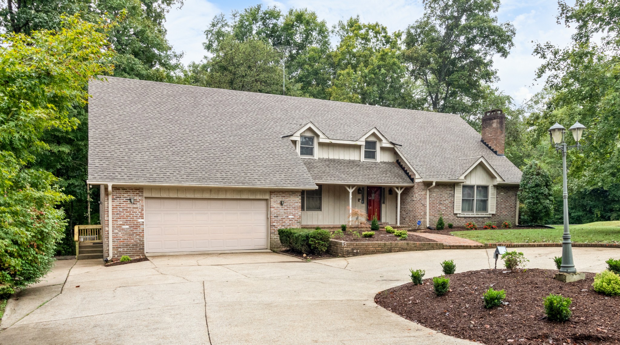 Hillwood Ct, Clarksville, TN 37043