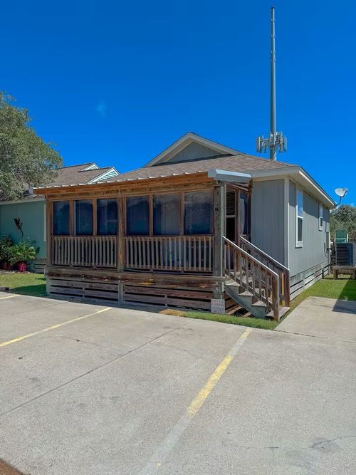 25-5481 Highway 35 N, Rockport, TX, 78382-9619 | Card Image
