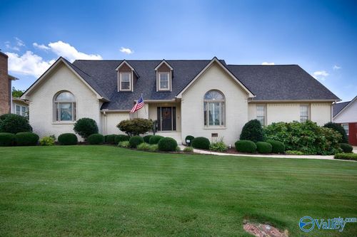 1304 Old Carriage Ln Se, Huntsville, AL, 35802-2765 | Card Image