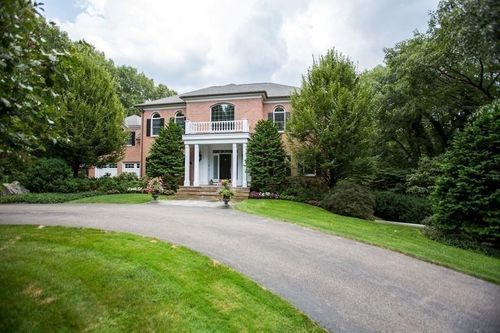 126 Albion Rd, Wellesley, MA, 02481-1349 | Card Image