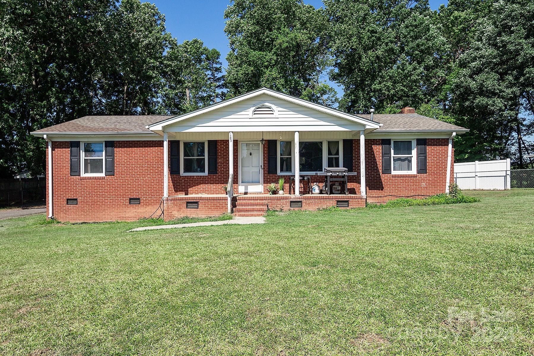 Bright Ave, Bessemer City, NC 28016