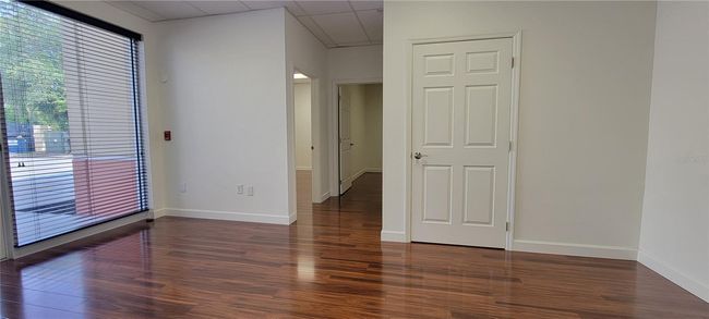 Reception Space and Bathroom | Image 11