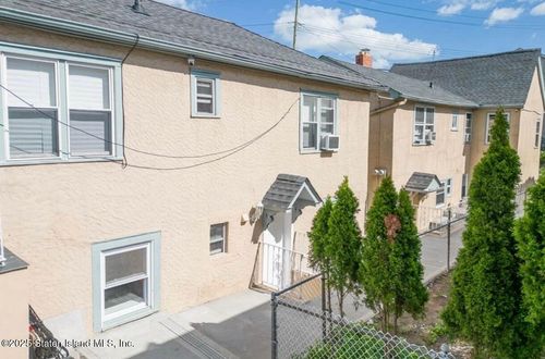 26 Robin Rd, Staten Island, NY, 10305-4716 | Card Image