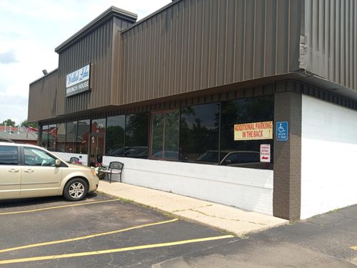 b-602 N Pontiac Trail, Walled Lake, MI, 48390 | Card Image