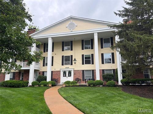 apt-3-1525 Hampton Hall Dr, Chesterfield, MO, 63017-4930 | Card Image
