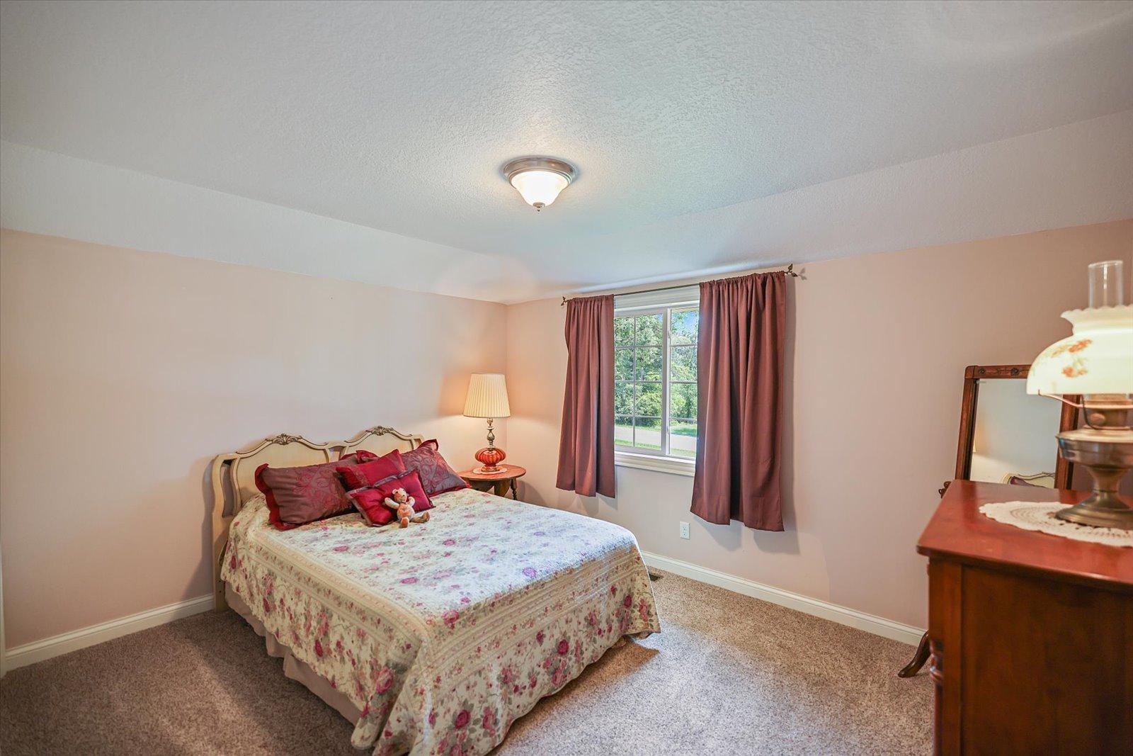 Residential in Oak Grove 3