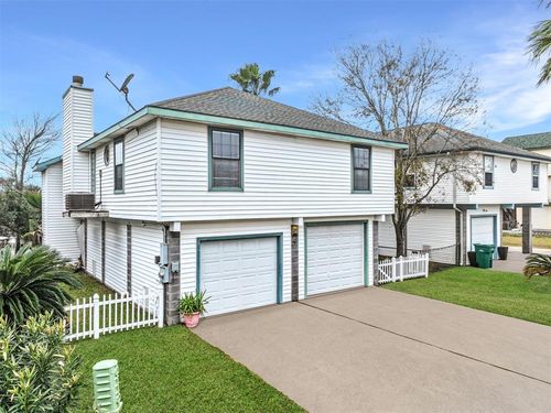 4 S Flamingo St, La Marque, TX, 77568-6530 | Card Image