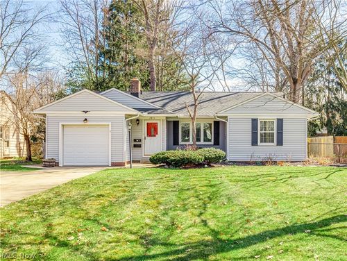 2871 Park Dr N, Silver Lake, OH, 44224-3743 | Card Image