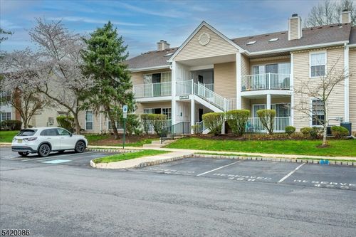69 Amberly Ct, Franklin Park, NJ, 08823-1515 | Card Image
