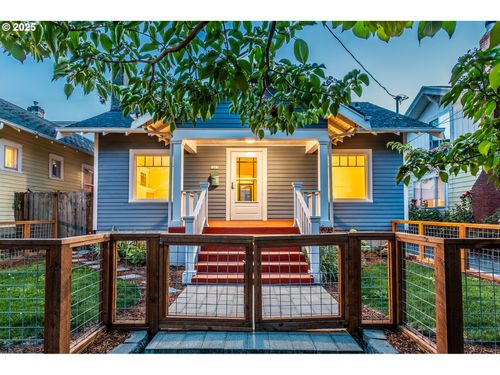 3211 Se 22nd Ave, Portland, OR, 97202-2103 | Card Image