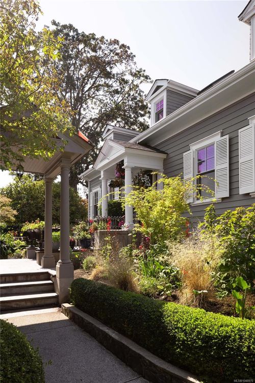 2655 Shady Lane, Victoria, BC, V8R6T6 | Card Image