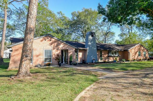 720 Surrey Ln, Wallis, TX, 77485-8106 | Card Image