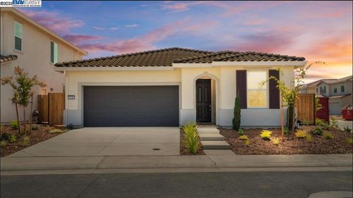 3000 Red Canard Way, Roseville, CA, 95747-4558 | Card Image