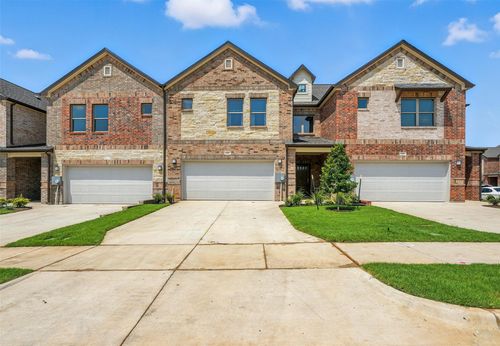 138 Pinkie Holmes Dr, Grand Prairie, TX, 75050-8008 | Card Image