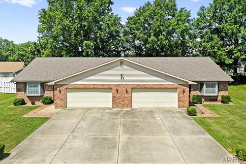 29 Cedar St, Millstadt, IL, 62260-1018 | Card Image