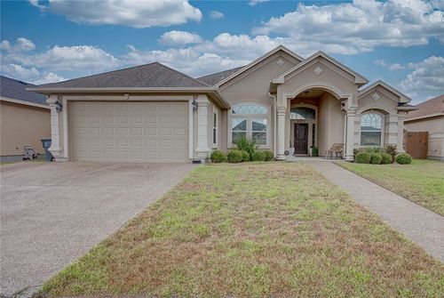 3914 Elvis Dr, Corpus Christi, TX, 78414-5628 | Card Image