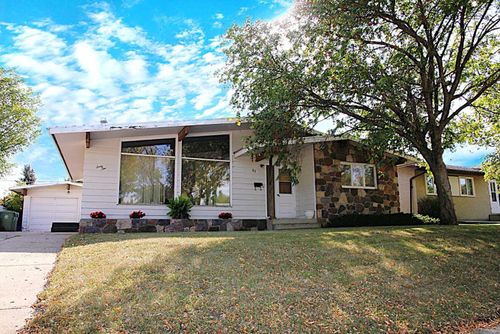 61 Alberta Cres, Lloydminster, AB, T9V0L8 | Card Image