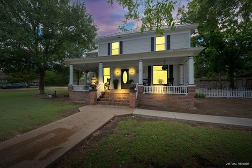 900 W 6th St, McGregor, TX, 76657-2058 | Card Image