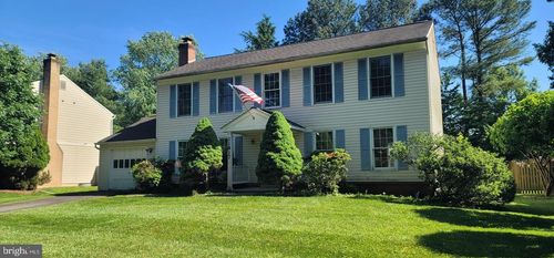 11817 Brockman Ln, GREAT FALLS, VA, 22066-4202 | Card Image